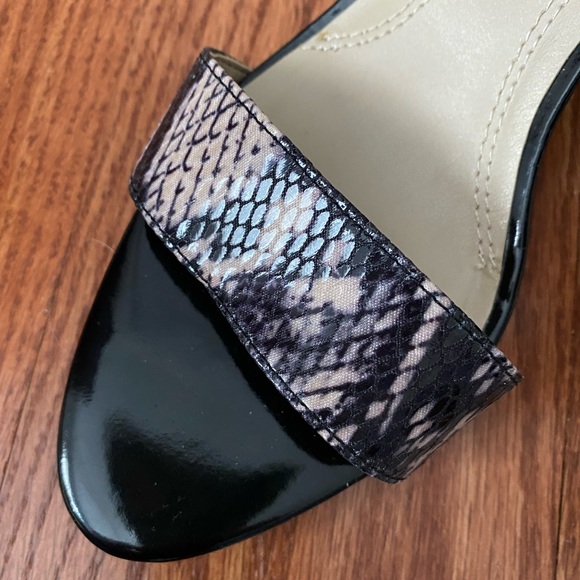 Shoes - Picture 3 of 8